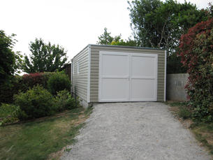garage-contemporain-pvc-337x605