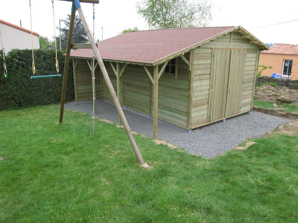 abri de jardin avec bucher et porte double 15m 3m17x4m63