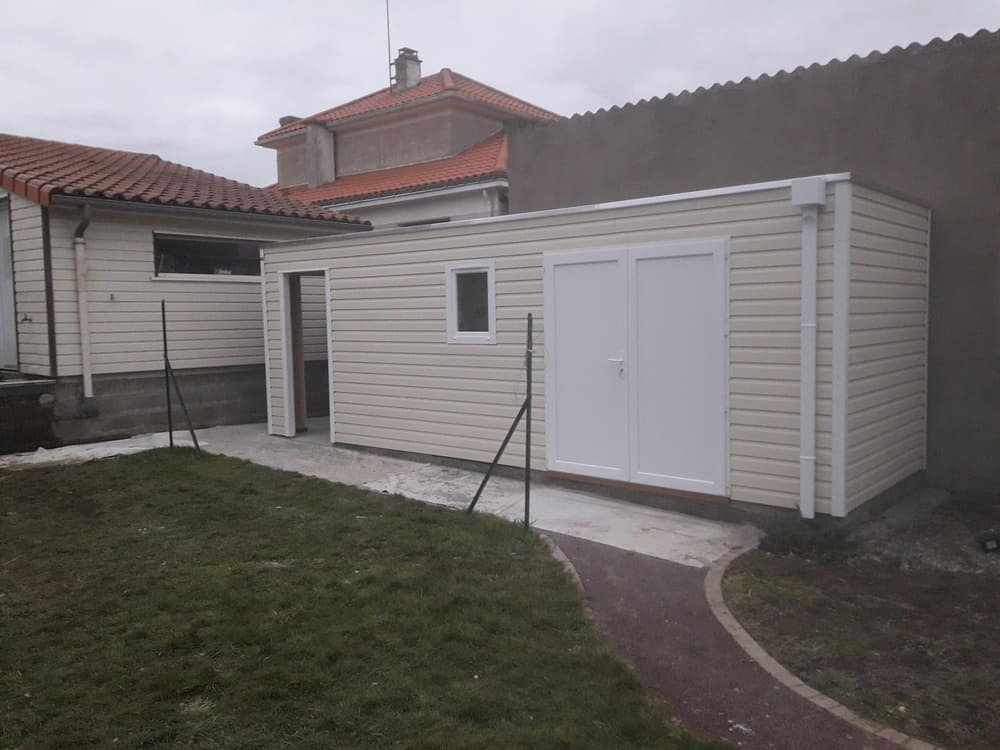 abri de jardin bois et pvc avec bucher 20m