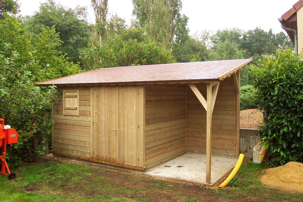 abri de jardin bois trait 2m31x3m11 + auvent 1m52