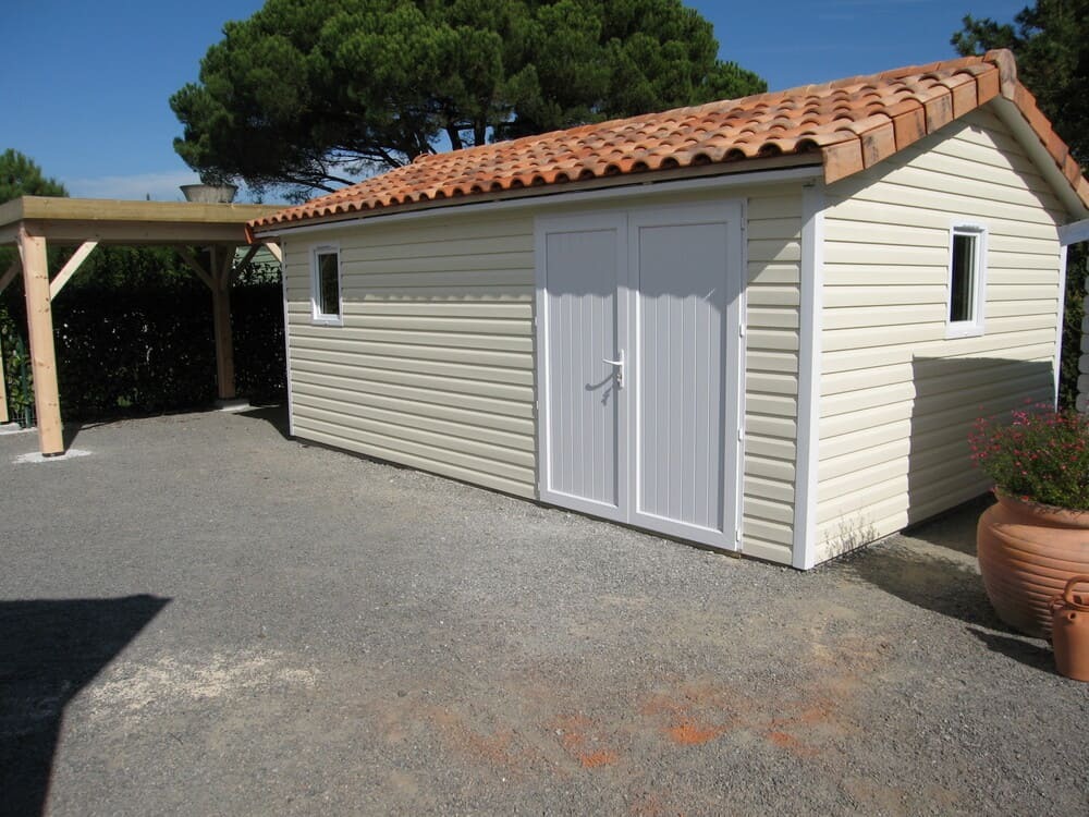abri de stockage couvert en tuile 3m77x6m05