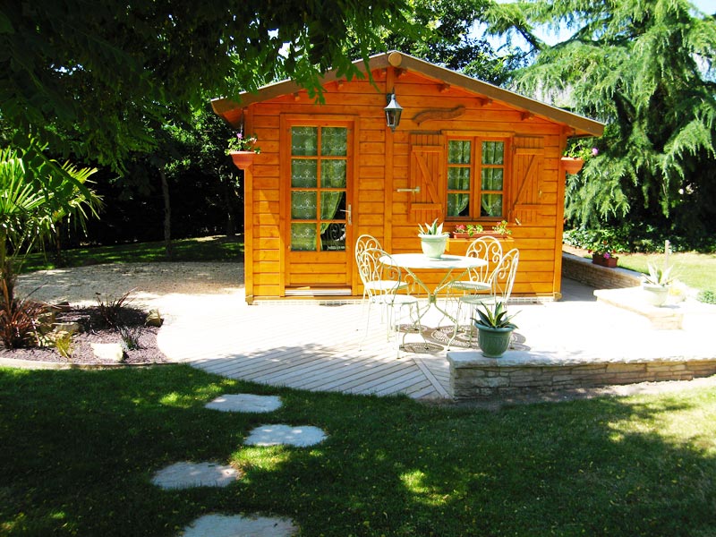 chalet-de-jardin-366x311