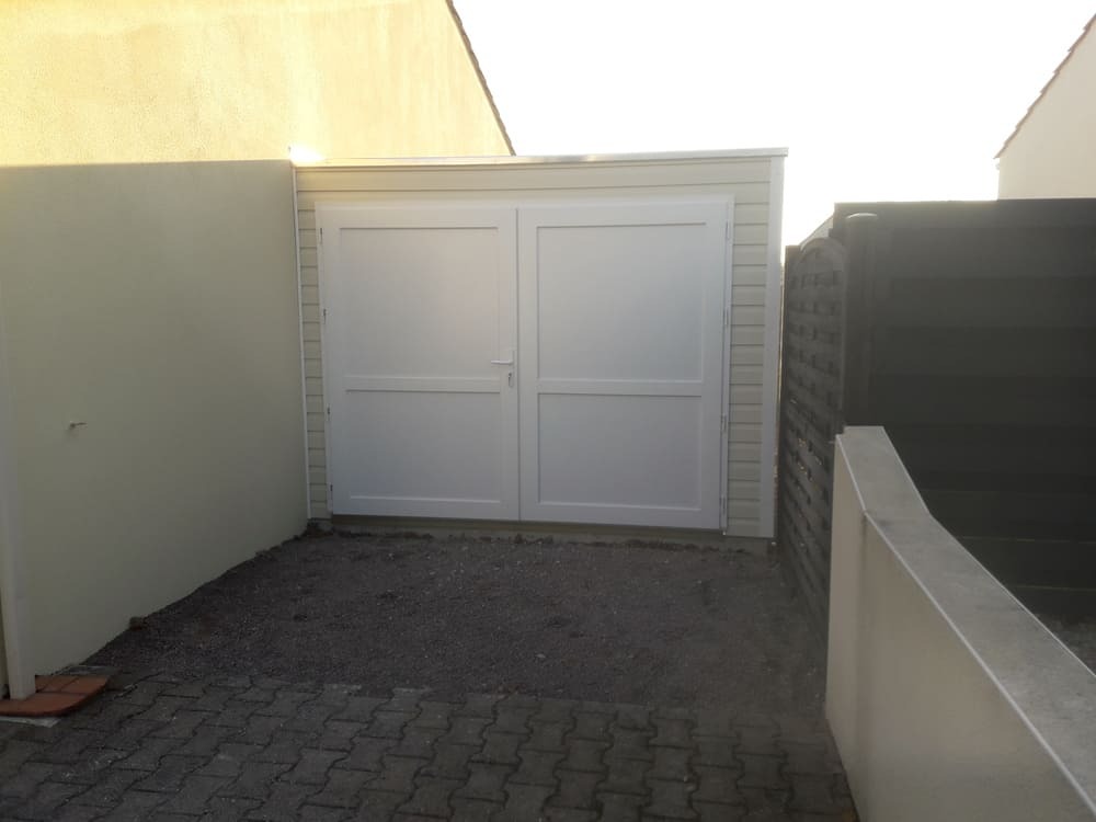 garage accdol bois et pvc 20m