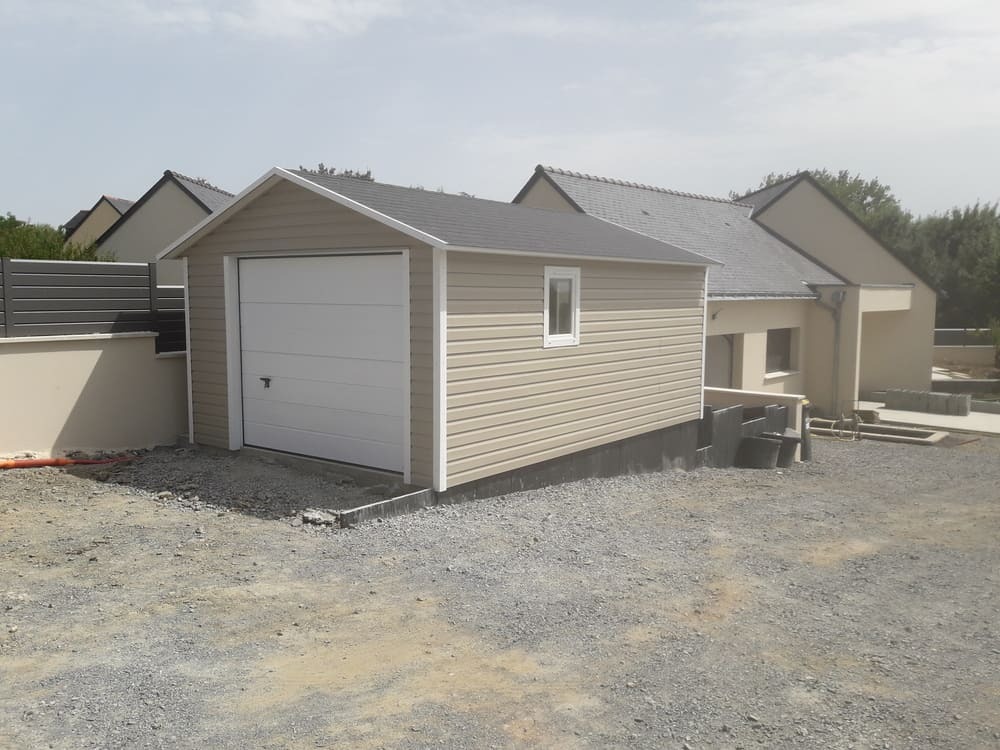 garage pvc 20m avec porte sectionnelle 3m77x5m25