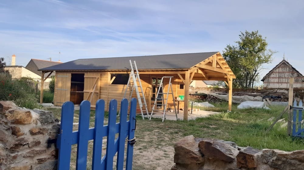 grand abri de jardin 50m 4m71x6m15+auvent 3m04+1m52