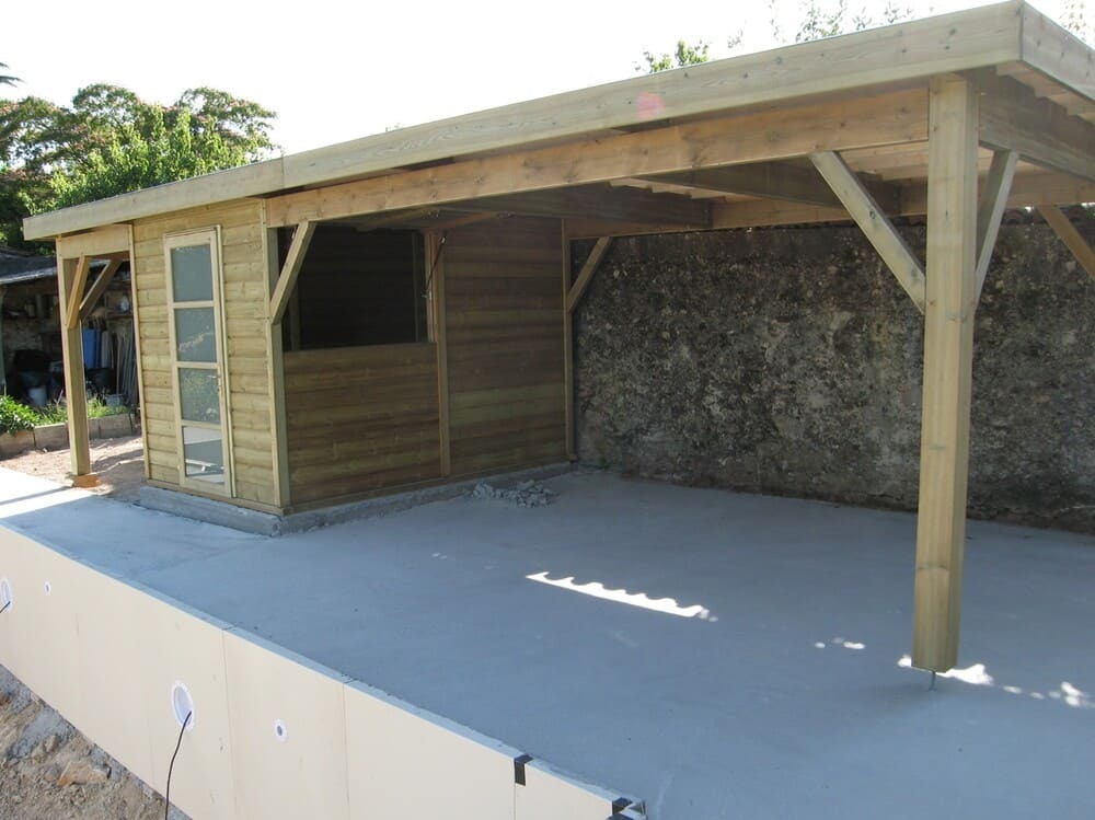 local piscine avec bar et auvent bois trait 3m17x3m11+4m56