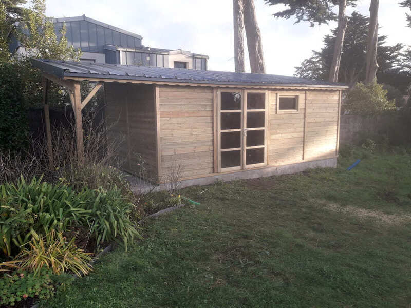 abri de jardin 1 pente avec couverture bac acier et auvent 20m