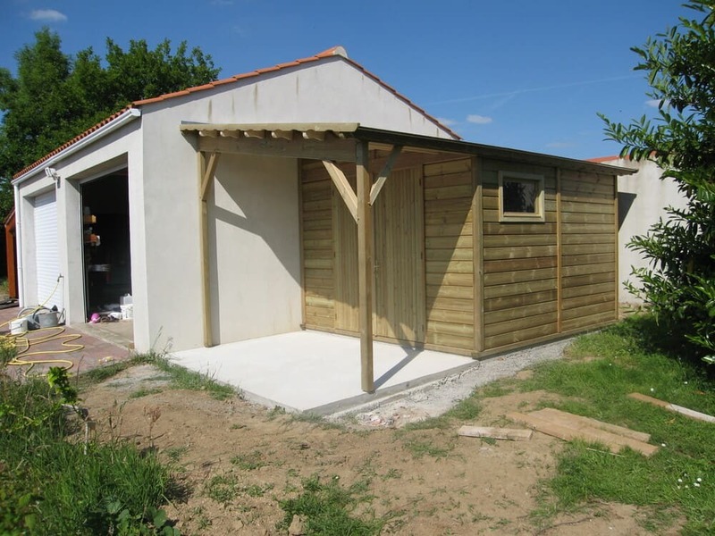 abri de jardin 10m + auvent en bois trait