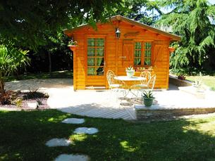 chalet-de-jardin-366x311