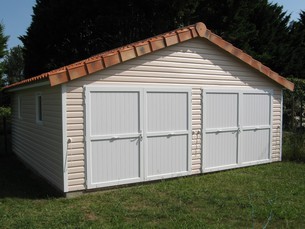 Garage PVC avec tuile 617x605