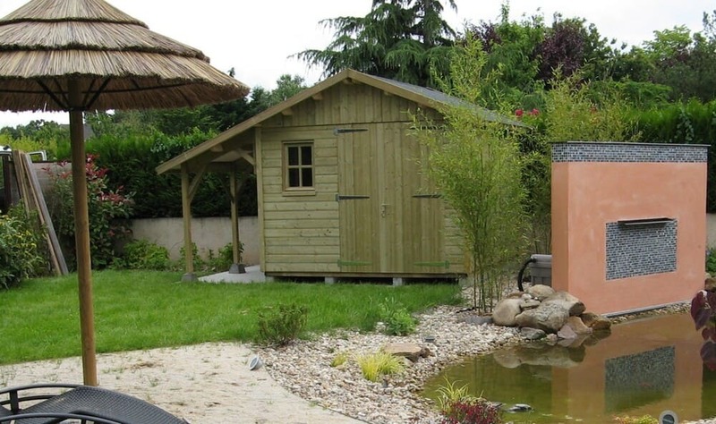local technique piscine + bucher bois trait 7m 2m68x2m68